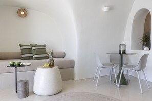 Living Room / Lounge