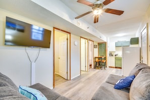Living Room | Kitchen