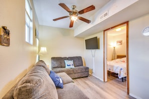 Living Room | Cable TV | Central A/C