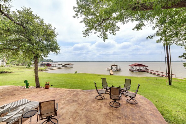 Kemp Vacation Rental | 3BR | 3BA | 2,100 Sq Ft | Step-Free Access