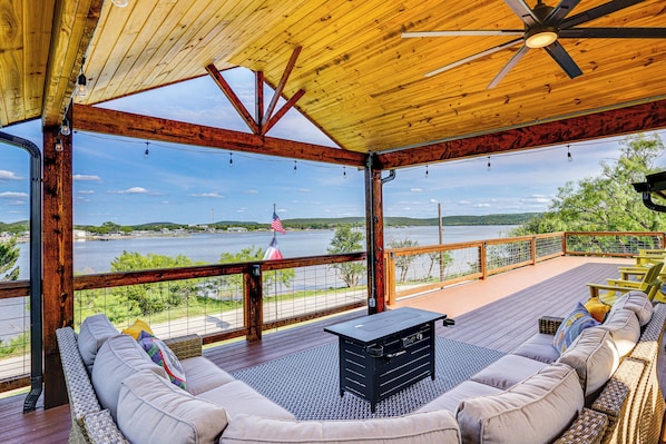 Graham Vacation Rental | 3BR | 1BA | 1,050 Sq Ft | 4 Steps to Enter