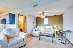 Living Room | Cable TV | Central A/C