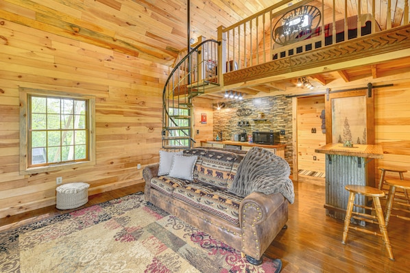 McDonough Vacation Rental | 1BR | 1BA | 550 Sq Ft | Step-Free Entry