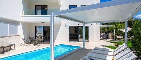 pool