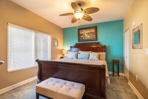 King size bedroom