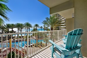 Perfect balcony to enjoy the sunshine, morning coffee or sunset beverage.