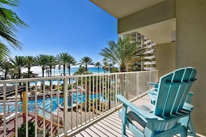 Perfect balcony to enjoy the sunshine, morning coffee or sunset beverage.