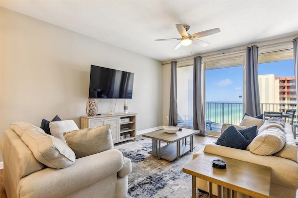 Cozy living room to watch a movie or enjoy the gulf view!