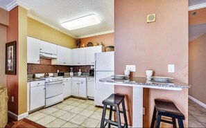 Kitchen with 2 person bar seating