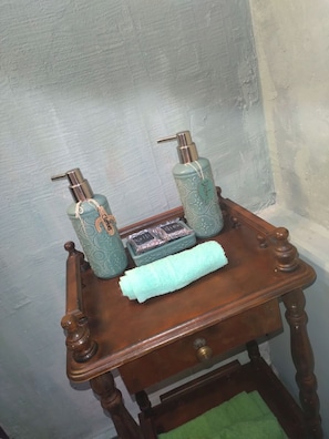 Bathroom amenities