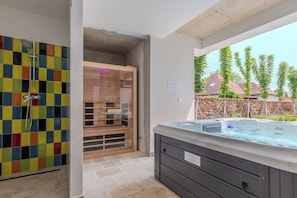 Jacuzzi