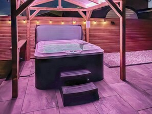 Bain à remous extérieur