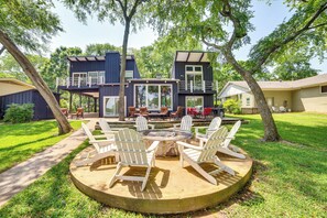 Fire Pit | Deck | Gas Grill