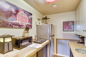 Kitchen | Electric Cooktop | Drip Coffee Maker