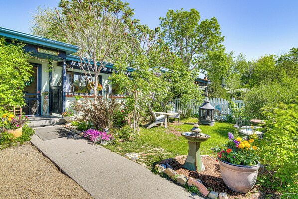 Livingston Vacation Rental | Studio | 1.5BA | 600 Sq Ft | 1 Step to Enter