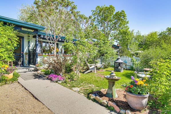 Livingston Vacation Rental | Studio | 1.5BA | 600 Sq Ft | 1 Step to Enter