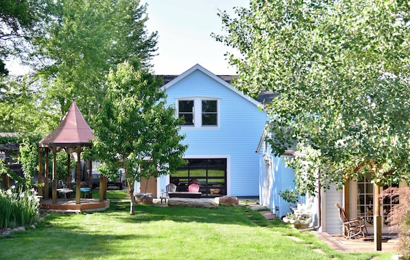 Guest House upper level garage (garage is for owner use); ART Studio on right