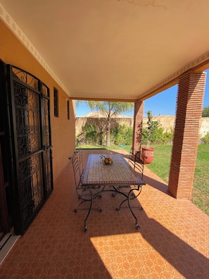 Outdoor dining