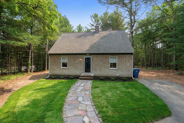 Welcome to your relaxing Falmouth retreat!