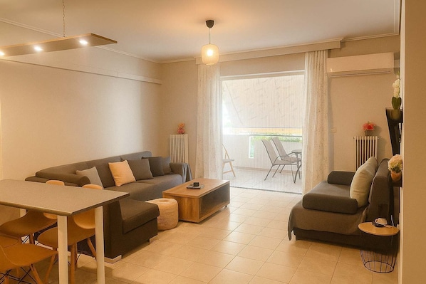 Living room with access to the balcony