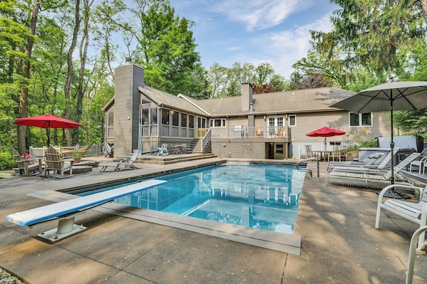 Cannonballs, cocktails, and poolside lounging await.