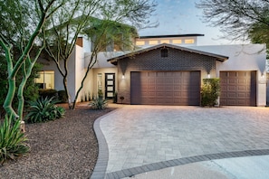Modern Desert Style Exterior