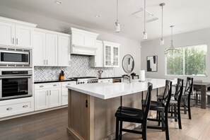 Private Chef ready kitchen!