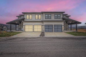 Lovely New Construction Neighborhood!