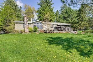 Exterior | Lakefront Yard