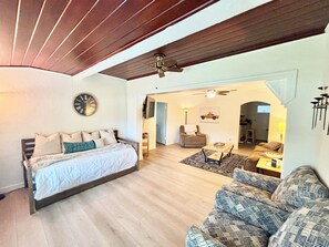 entryway / day bed / chairs 