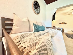 entryway / day bed