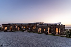The Beacon, The Lookout, Widemouth Bay, Cornwall, self catering with Beach Retreats.