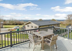 Hardy Lodge - Hawkchurch Resort and Spa, Axminster