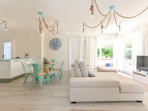 Möbel, Tabelle, Tisch Im Freien, Gartenmöbel, Stuhl, Garten, Schatten, Blumentopf, Landscaping, Küche & Esszimmer Tisch