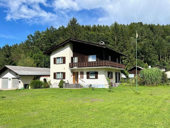 Building, Grass, House, Roof, Home, Cottage, Rural Area, Land Lot, Farmhouse