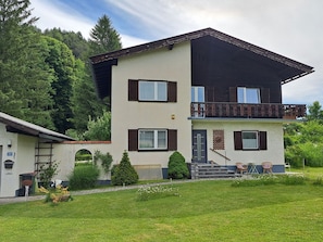 Building, Window, House, Home, Roof, Residential Area, Cottage, Shrub, Facade