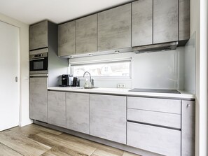 Kitchen Appliance, Kitchen, Flooring, Major Appliance, Countertop, Cabinetry, Home Appliance, Interior Design, Floor, Furniture