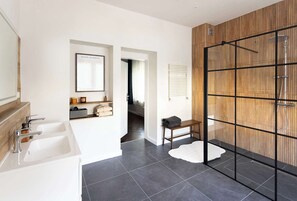 WC 2