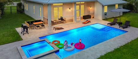Outdoor Area – Pool