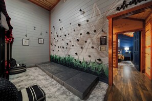 Climbing Wall - Crash Pad