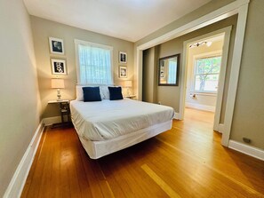 Main level queen bedroom with en suite full bath
