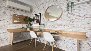 Richmond Retreat | Dining | Air conditioning | Workspace | WiFi