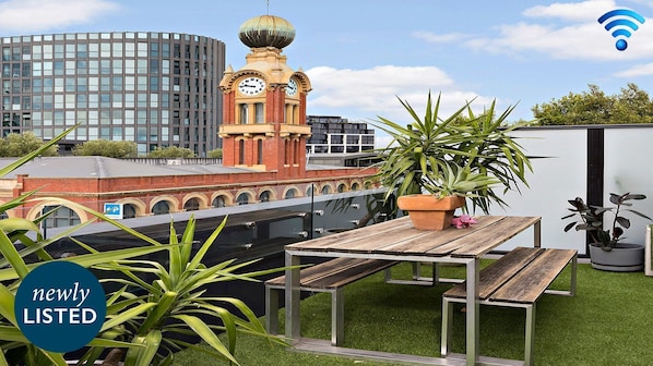 Richmond Retreat | City views | Wrap-around terrace