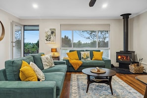 A little cottage, a lot of charm — Maleny living at its cosiest.
