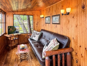 3-Season Porch with Futon - Full