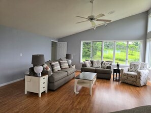2nd floor living room 