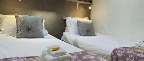2 single beds