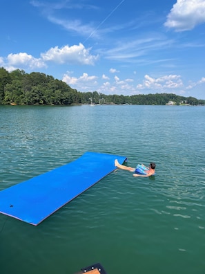 18’x6’ floating mat