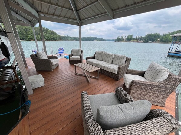 Dock