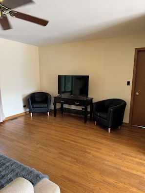 TV & accent chairs.